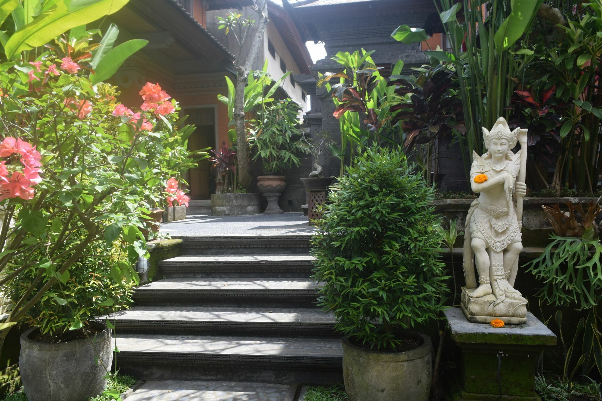 Aura Bisma Hotel Ubud Buitenkant foto