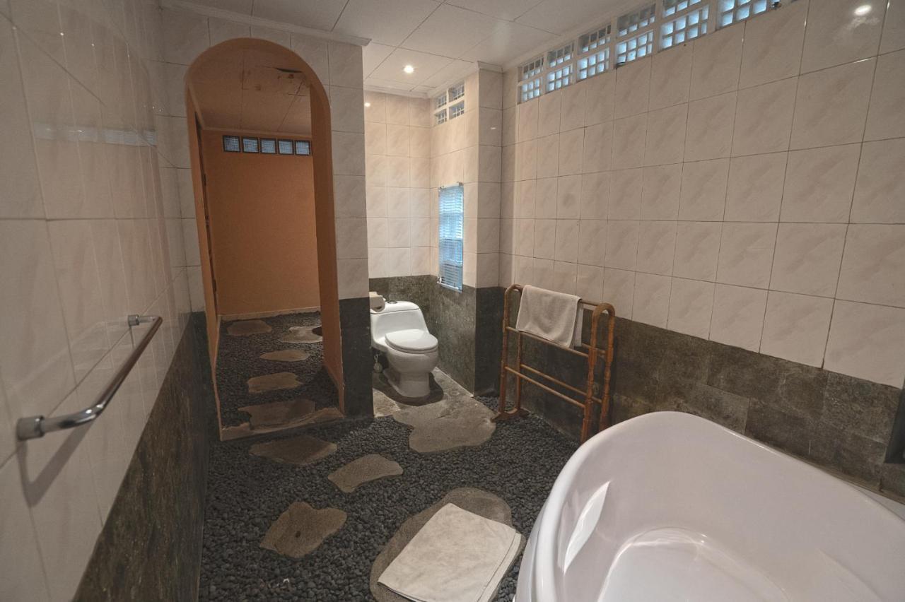 Aura Bisma Hotel Ubud Buitenkant foto